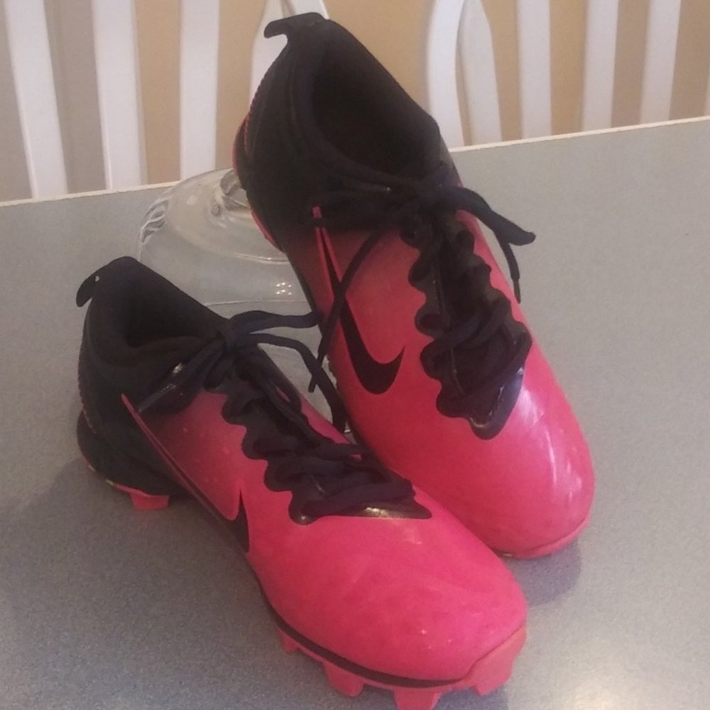 Nike cleets fast flex women/girl size 5.5  EUR 36 - excellent condition